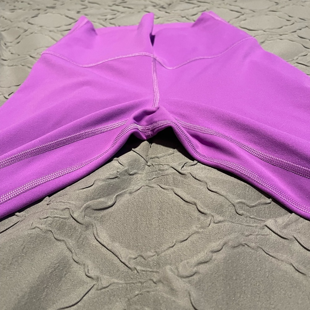 ❗️PRICE IS FIRM❗️Lululemon Align HR Crop 21” - Picture 4 of 5